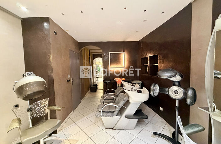 Local commercial de coiffure - L'Isle-sur-la-Sorgue 2 pièce(s) 32.18 m2 — photo 5