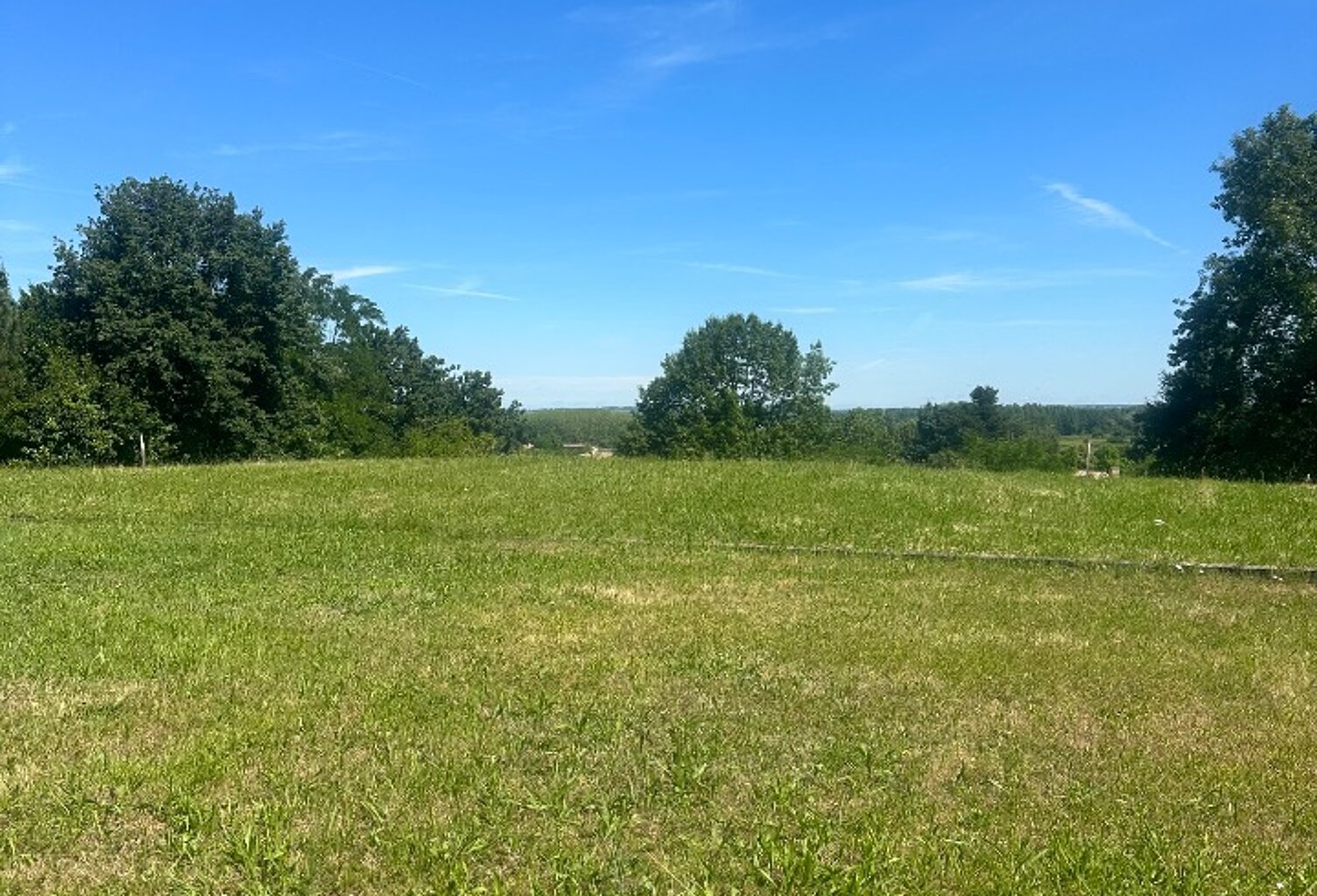 Terrain à bâtir à Galgon (33133) — photo 1