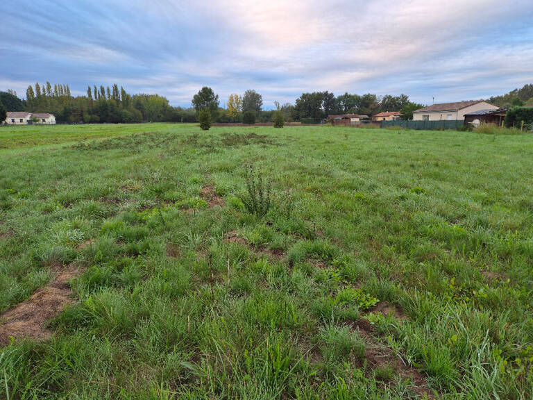 Terrain à bâtir à Gours (33660) — photo 1