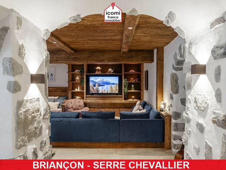 HAUTES-ALPES - Briançon (05100) - A VENDRE - PIED DE CHALET EN DUPLEX PRET A VIVRE DANS MAISON DE PAYS REHABILITEE EN 2026 •  JARDIN PRIVATIF • 3/4 STATIONNEMENTS • DPE A/B  • RARE — photo 1