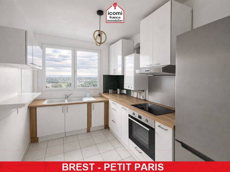 FINISTERE - Brest (29200) - A VENDRE - APPARTEMENT - T2 - 1 CHAMBRE - DERNIER ETAGE - VUE DEGAGEE - ASCENSEUR - DALLE BETON — photo 1
