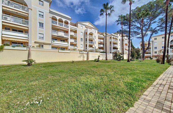 RESIDENCE LES TRIADES / PARKING EXTERIEUR — photo 2