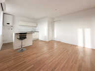 PIERREFEU-DU-VAR - APPARTEMENT T2 RENOVE AVEC VUE DEGAGEE — photo 2