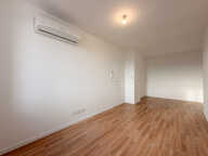 PIERREFEU-DU-VAR - APPARTEMENT T2 RENOVE AVEC VUE DEGAGEE — photo 4
