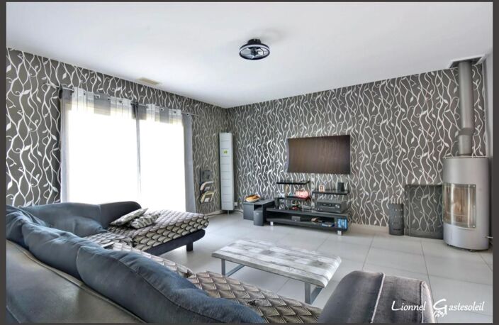 Maison à vendre 3 chambres, de plain-pied, garage et panneaux solaires sur un grand terrain plus de 3500m2 près de Bergerac (24) — photo 5