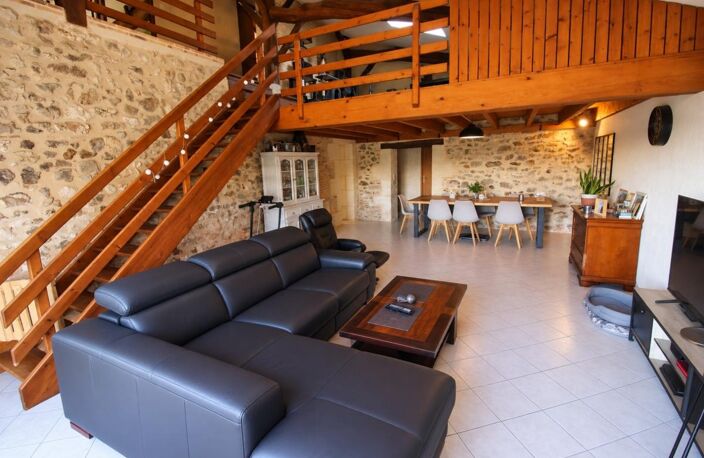 AILLAS (33124) – SUPERBE MAISON DE CAMPAGNE DE 130 M² SUR UN TERRAIN DE 9 600 M² — photo 2