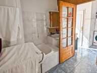Coulaures, centre bourg, maison deux chambres, jardin — photo 2