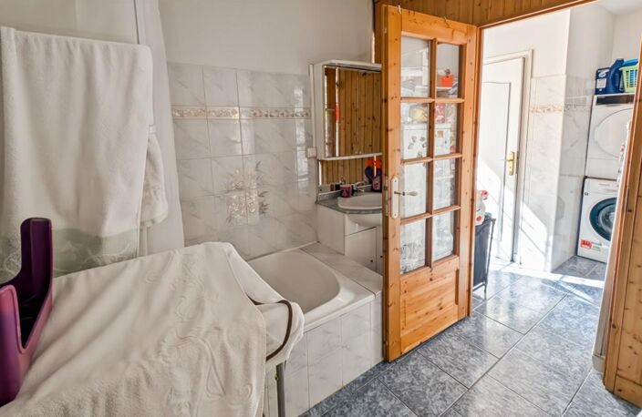 Coulaures, centre bourg, maison deux chambres, jardin — photo 2