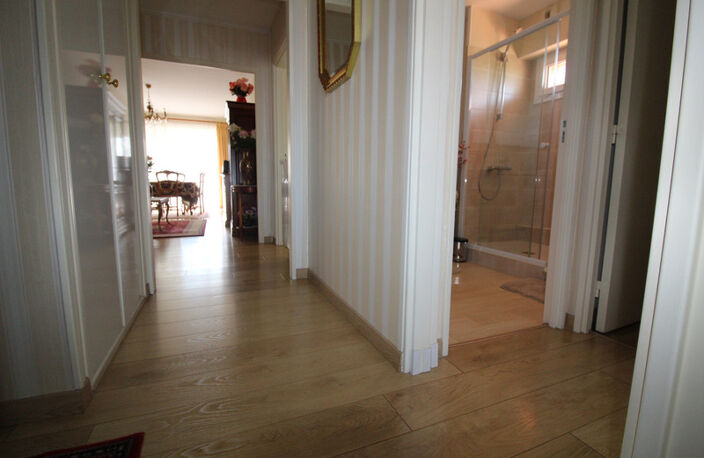 Appartement avec ASCENCEUR à vendre avec 3 CHAMBRES et 5 pièces LA ROCHE SUR YON (85) — photo 4