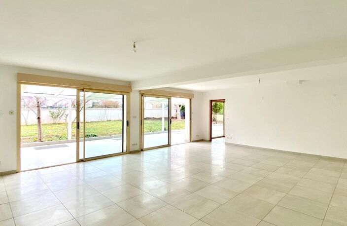 possibilité PMR, Dijon-Sud, Clos du Roy. VILLA T8 de 255 m2, possibilité 8 chambres,  sur un terrain de 790 m2 et 150m2... s-sol chauffé, pour artisan ou famille nombreuse — photo 4