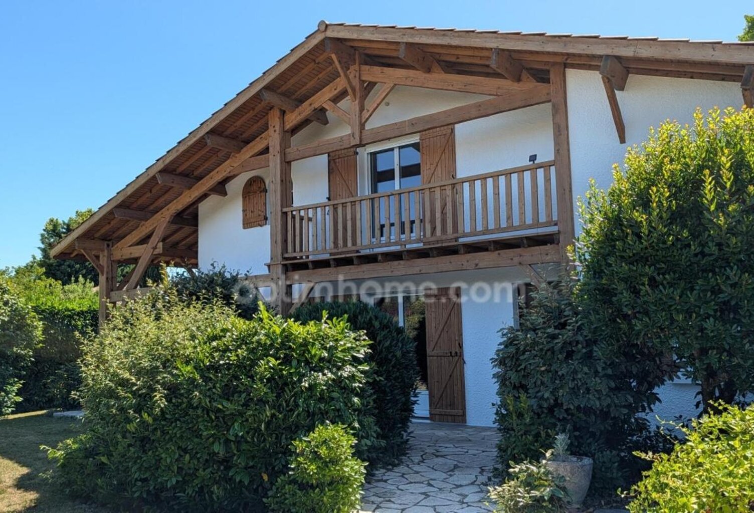 Maison de 165m2 rénovée sur terrain arboré de 1 300 m², avec piscine sans vis à vis.(Vente à moyen / long terme) — photo 1