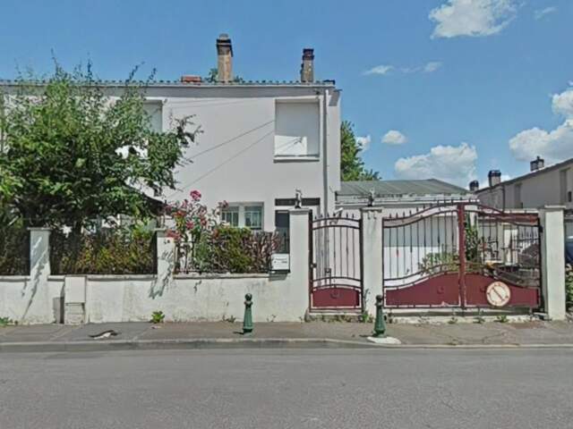 Maison jumelée à Woippy – 4 chambres, garage double, jardin — photo du bien