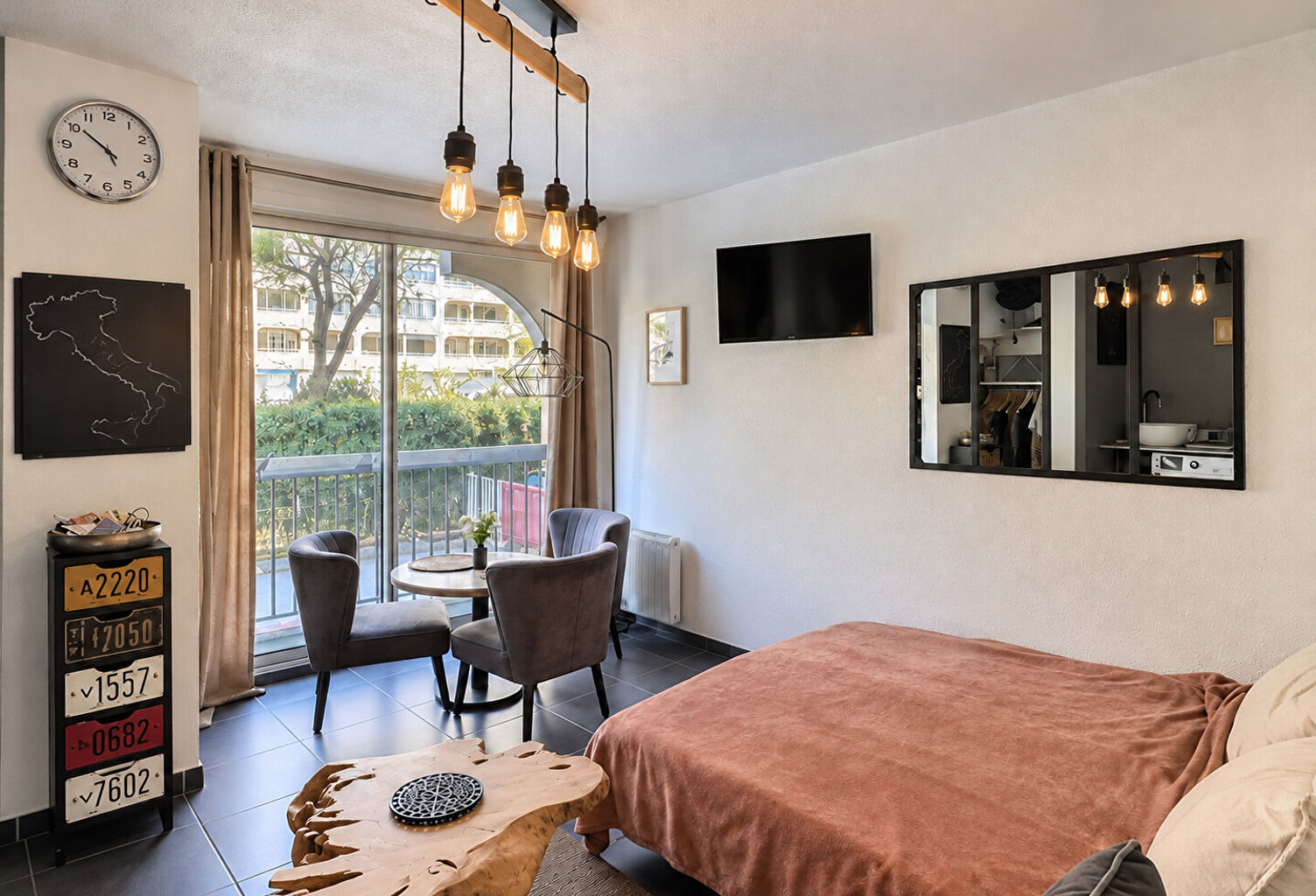 LA GRANDE-MOTTE, LE COUCHANT | STUDIO EN PREMIÈRE LIGNE, LA PLAGE À PIED — photo 1