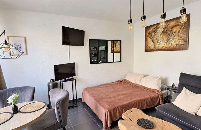 LA GRANDE-MOTTE, LE COUCHANT | STUDIO EN PREMIÈRE LIGNE, LA PLAGE À PIED — photo 4