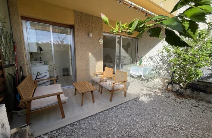 A LOUER BEAU STUDIO MEUBLE AVEC JARDIN - MENTON GARAVAN — photo 5