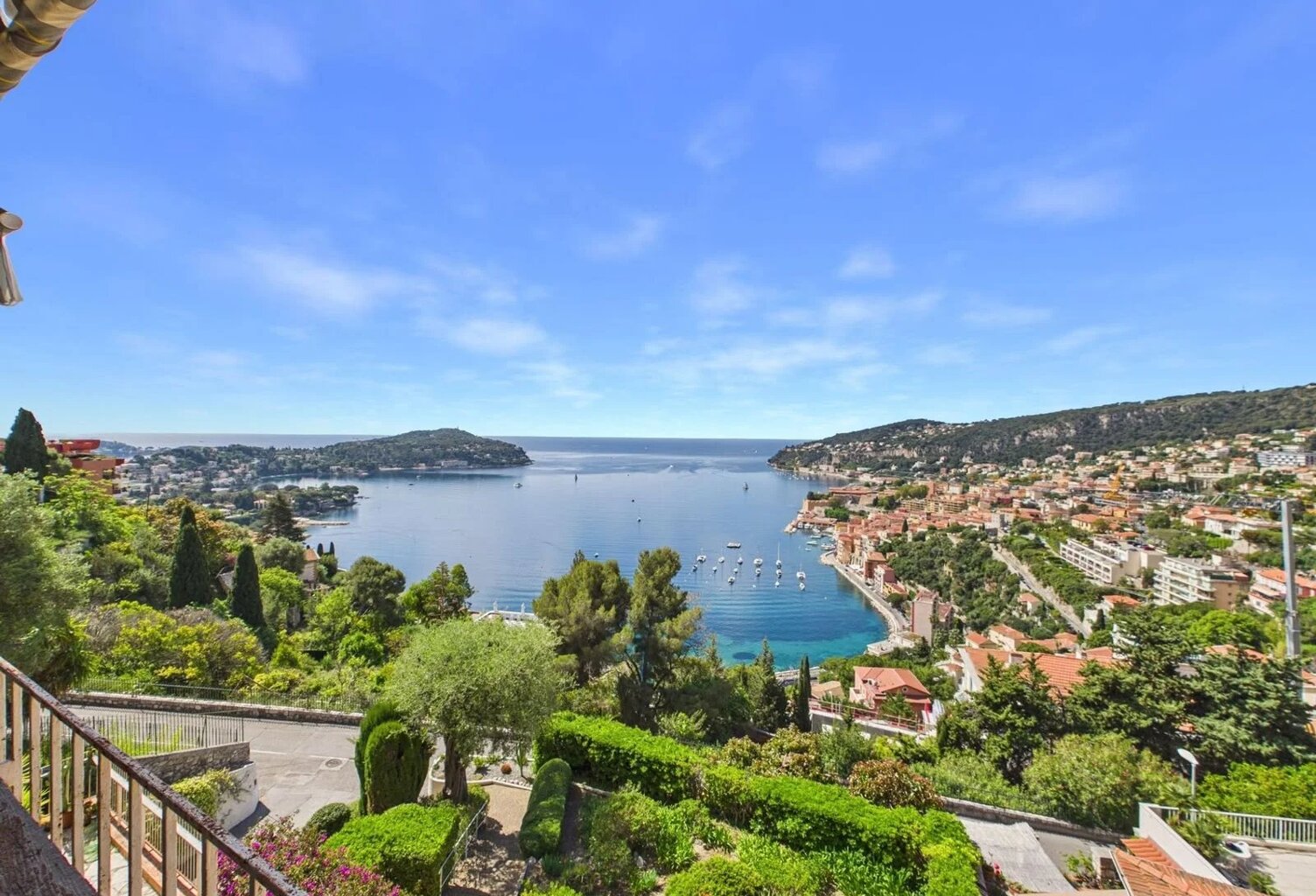 VILLEFRANCHE  2 Pieces, Terrasse, garage . — photo 1