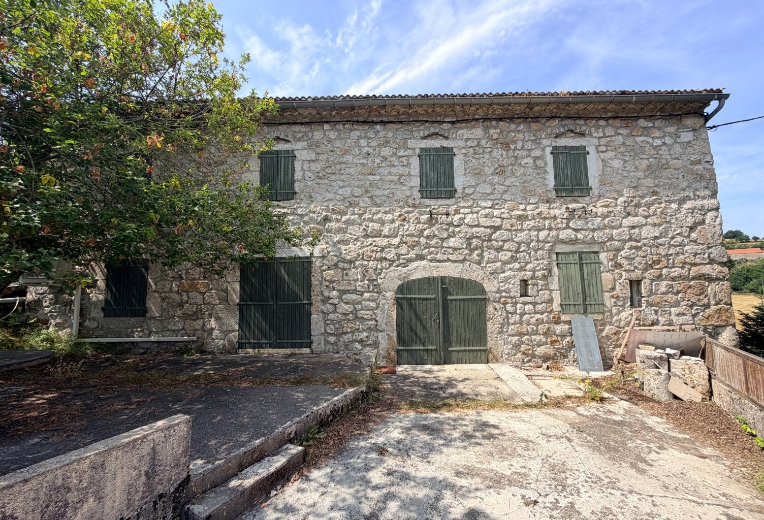 Maison ARDÈCHE – Au cœur des montagnes ardéchoises, maison de caractère de 191 m² dans un écrin de nature - 5 chambres – Garage & combles — photo 1