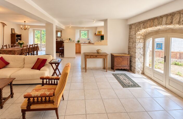 Maison ARDÈCHE – Au cœur des montagnes ardéchoises, maison de caractère de 191 m² dans un écrin de nature - 5 chambres – Garage & combles — photo 2