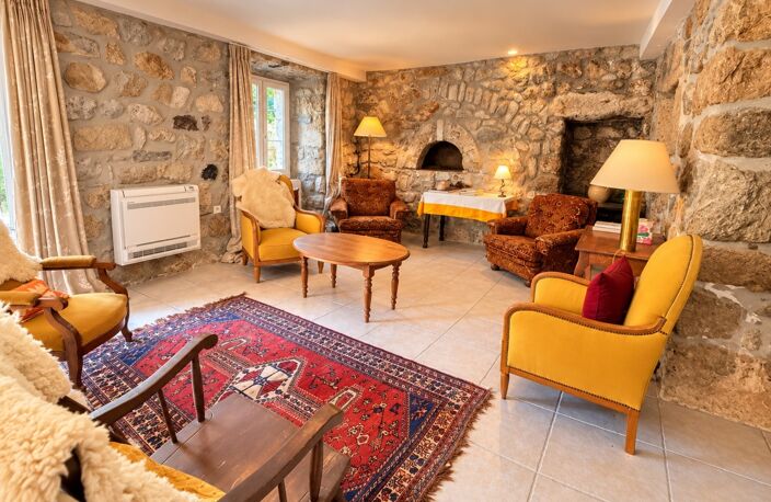 Maison ARDÈCHE – Au cœur des montagnes ardéchoises, maison de caractère de 191 m² dans un écrin de nature - 5 chambres – Garage & combles — photo 3
