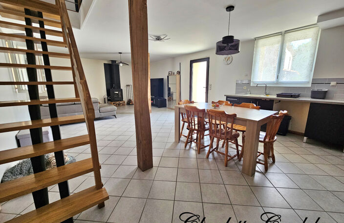 FEUGAROLLES : Maison de village de 115 m² avec jardin et terrasse – 3 chambres — photo 2
