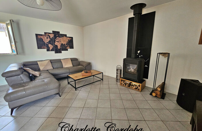 FEUGAROLLES : Maison de village de 115 m² avec jardin et terrasse – 3 chambres — photo 3