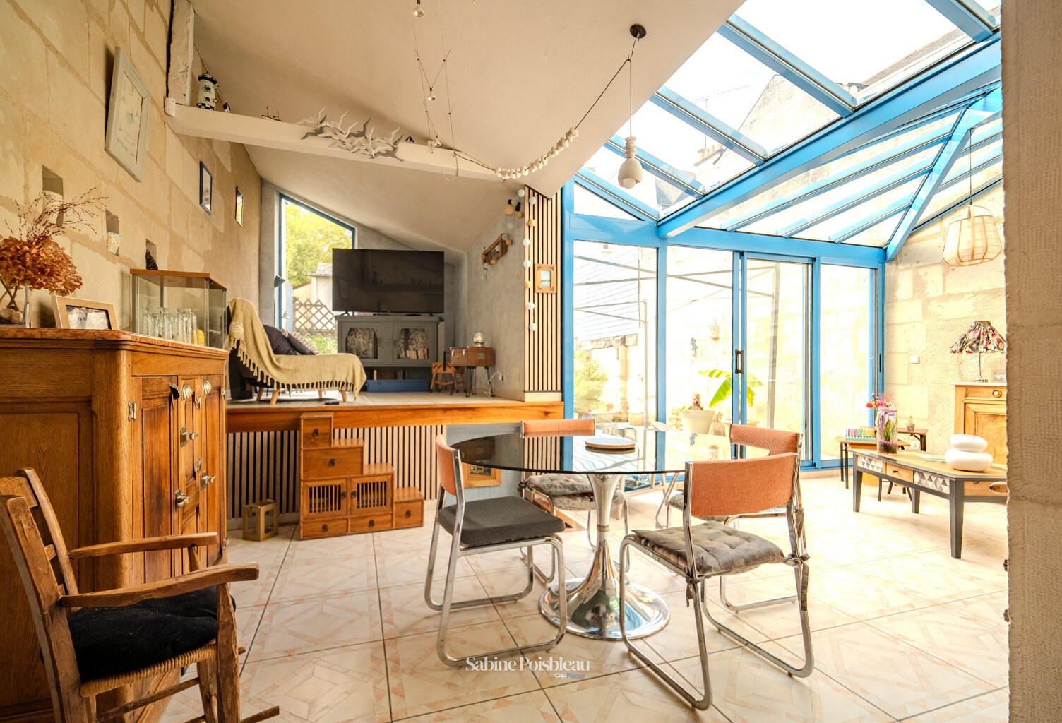 Maison de ville de caractère à vendre 5 pièces SAUMUR (49) - Pierre de tuffeaux- 160m²- 3 chambres - Centre ville au calme — photo 1