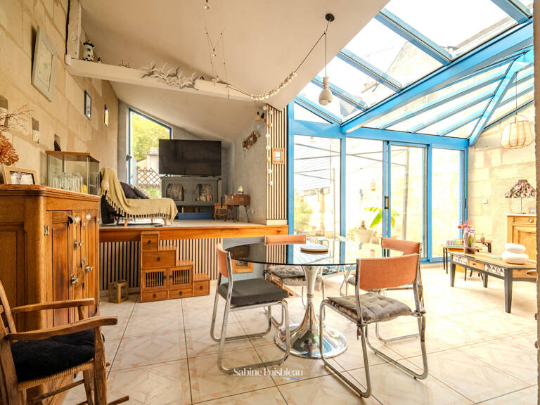 Maison de ville de caractère à vendre 5 pièces SAUMUR (49) - Pierre de tuffeaux- 160m²- 3 chambres - Centre ville au calme — photo 1