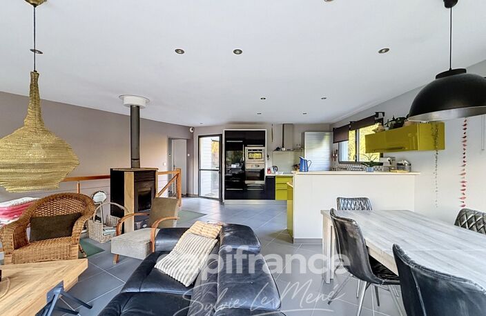 PONTIVY (56300) – MAISON CONTEMPORAINE EN OSSATURE BOIS – 5 CHAMBRES – TERRAIN DE 1 530 m² — photo 4