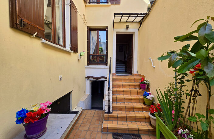 Maison à vendre 5 pièces MONTREUIL (93) — photo 2