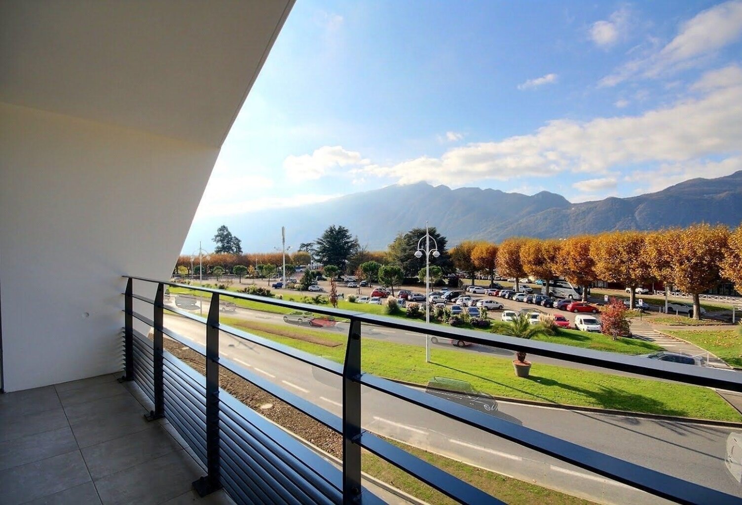 Aix-les-Bains (73) – À deux pas du lac, T3 de standing avec terrasse de 21 m² et vue Dent du Chat — photo 1