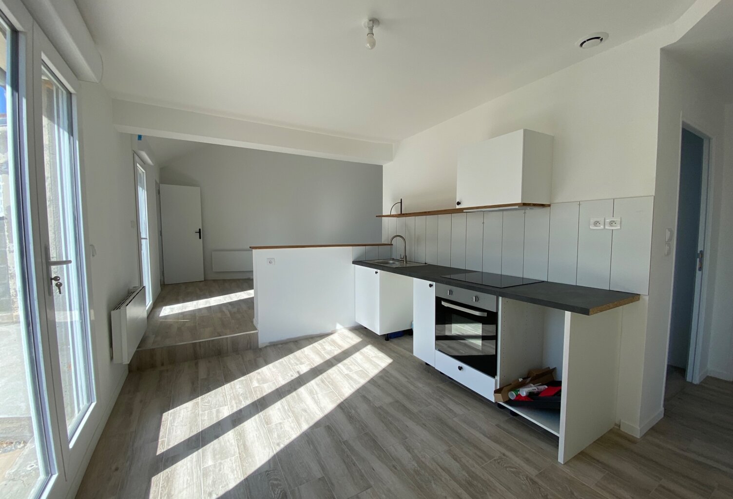 THOUARS  Maison de plain pied rénovée avec possibilité de dépendance de 35m2 — photo 1
