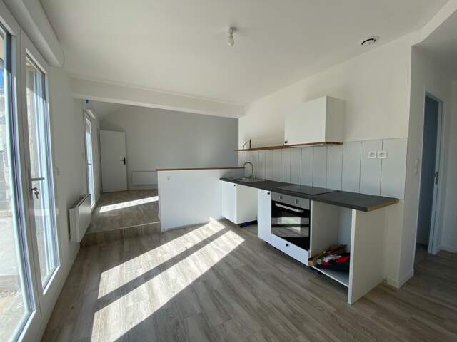 THOUARS  Maison de plain pied rénovée avec possibilité de dépendance de 35m2 — photo du bien