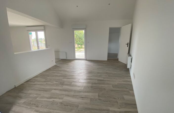 THOUARS  Maison de plain pied rénovée avec possibilité de dépendance de 35m2 — photo 2