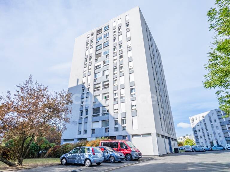 A vendre - Appartement T3 lumineux avec balcon, parking et vue dégagée — photo 1