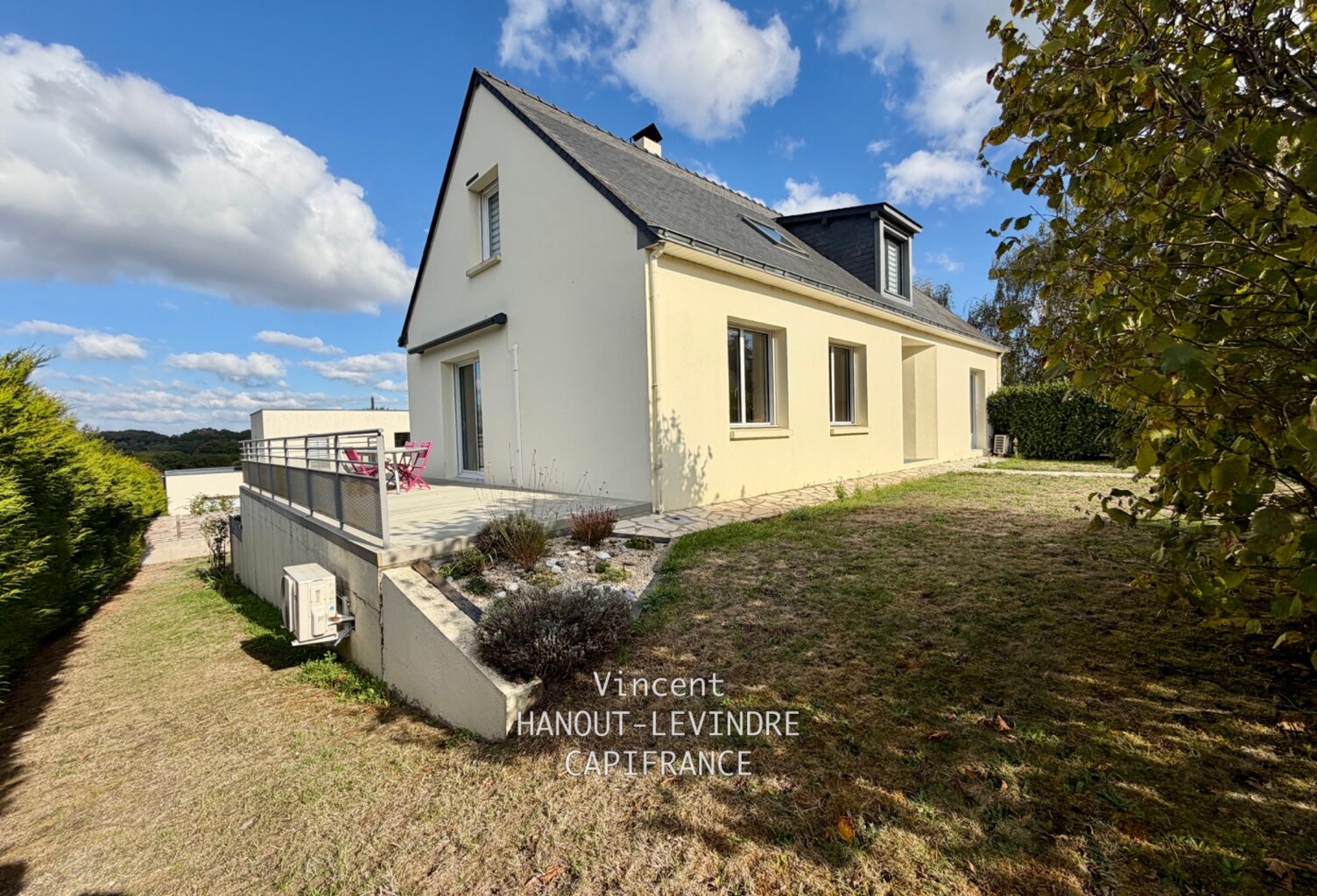 Maison à vendre 8 pièces BOUCHEMAINE (49) — photo 1