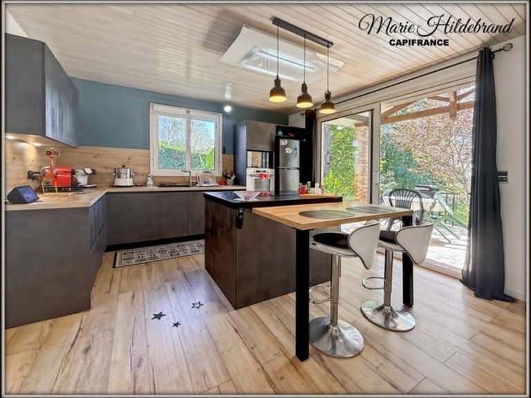 AUBIAC – Maison 185 m² – Terrain +4 000 m² – Piscine couverte – Garage 70 m² — photo 1