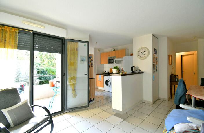 Appartement à vendre 2 pièces SAINT LYS (31) - ascenceur - parking — photo 2