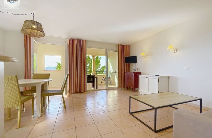 Domaine de Pont royal, spacieux et lumineux appartement de 41 m2,belle vue, localisé en angle, une chambre,  grande loggia terrasse, place de parking  sous la résidence — photo 5