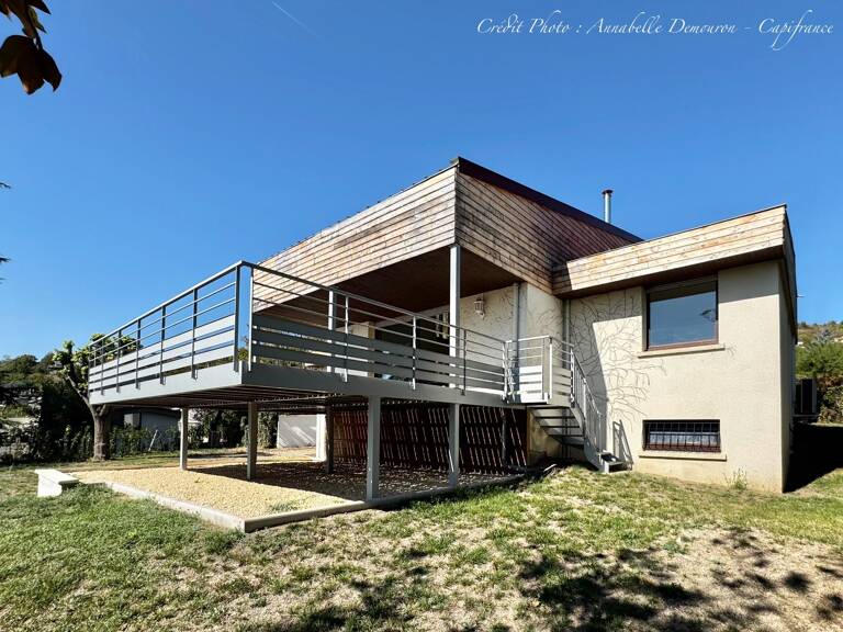 CLERMONT-FERRAND - Les Côtes – Maison d’architecte P8 d’environ 300 m² avec dépendance – Terrain de 1894 m² – Piscine — photo 1