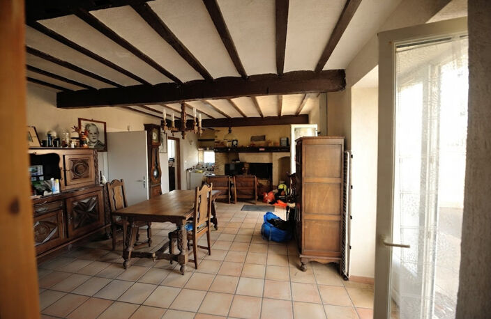 Corps de ferme de 1904 – Maison 112 m² partiellement rénovée + granges 200 m² sur 3 100 m² — photo 4