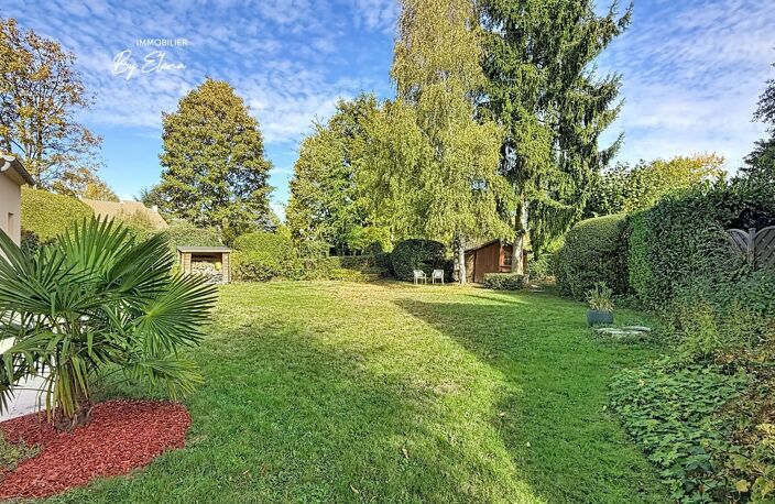 GUERMANTES – Villa d’architecte (249 m² utiles) dans le quartier du Golf de Bussy-Guermantes, beaux volumes et grand jardin — photo 2