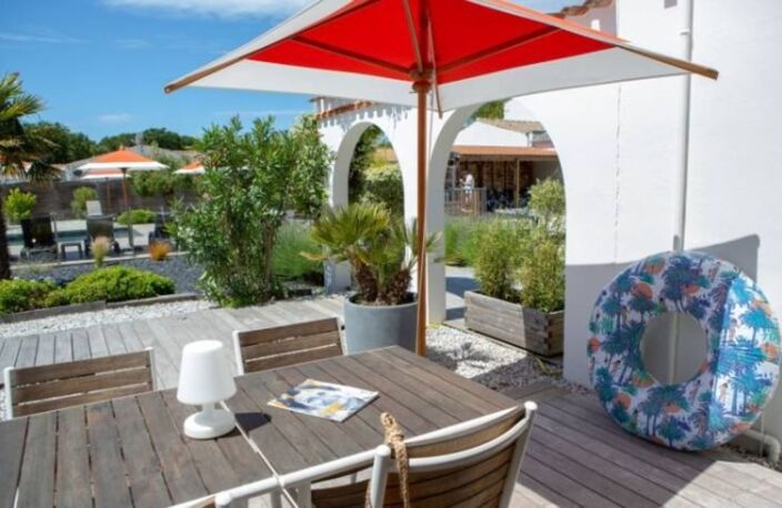Charente-Maritime (17), A Vendre Murs et Fonds Hôtel-Bureau Piscine Spa de charme 23 N° Proche Océan ILE D'OLERON — photo 4