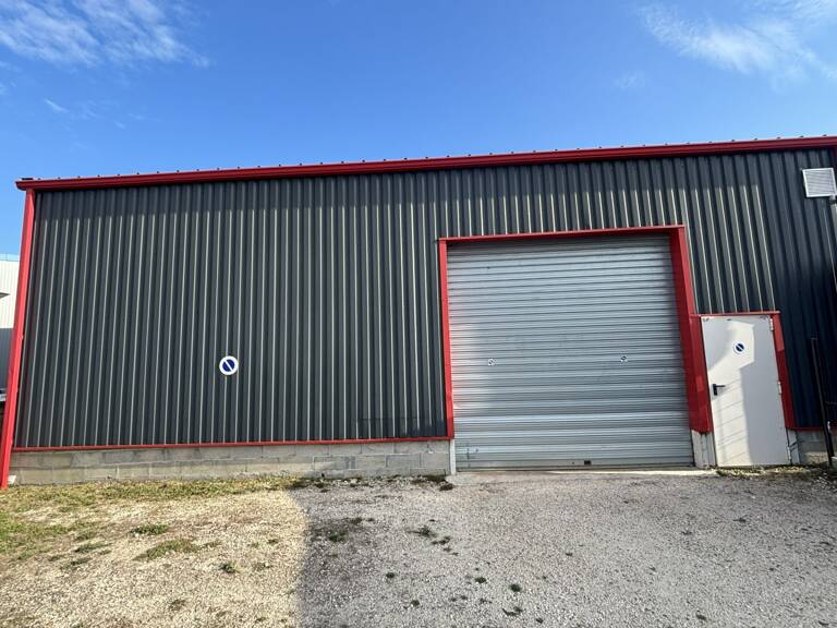 À LOUER – LOCAL D’ACTIVITÉ DE 210 M² AVEC BUREAU À PEUJARD — photo 1