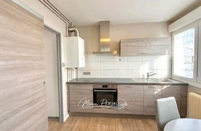 THIONVILLE – BEL APPARTEMENT F3 RÉNOVÉ DE 70m² AVEC DEUX CHAMBRES, BALCON ET CAVE – QUARTIER BRIQUERIE — photo 5