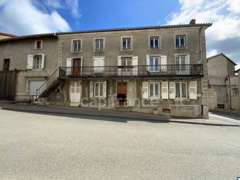Proche de MOIRETABLE (42).  GRANDE MAISON de village de 217 m2 avec 9 CHAMBRES, BALCON et GARAGE et REMISE  de 180 M2 — photo 1