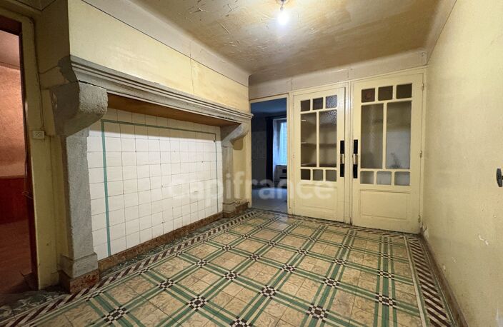 Proche de MOIRETABLE (42).  GRANDE MAISON de village de 217 m2 avec 9 CHAMBRES, BALCON et GARAGE et REMISE  de 180 M2 — photo 2