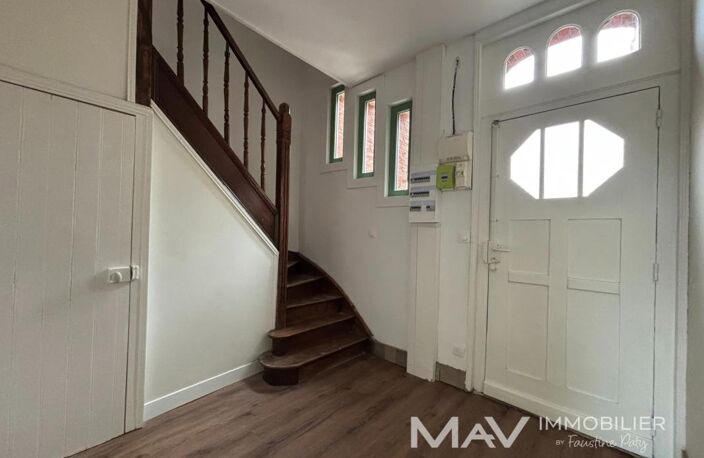 SAINT-OMER - MAISON ENTIEREMENT RENOVEE DE 130M² - 4 CHAMBRES ET UNE COUR — photo 5