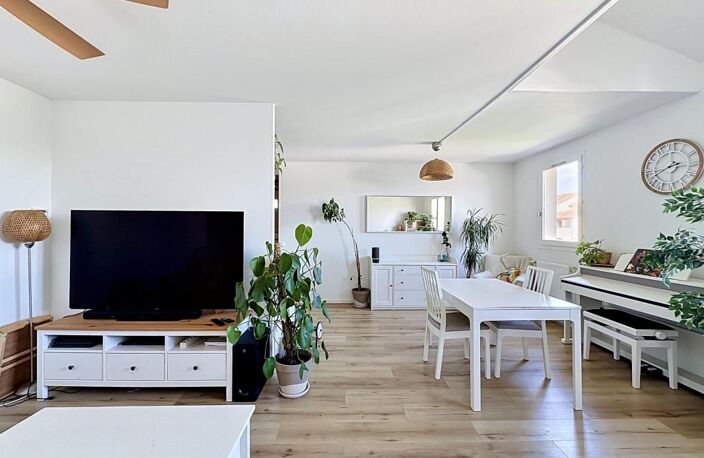 Appartement 98 m² dernier étage avec ascenseur garage balcon et cave — photo 2