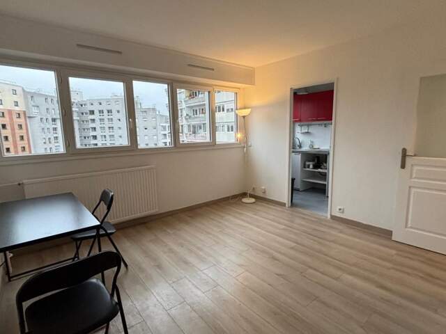 STUDIO - HOCHE — photo du bien
