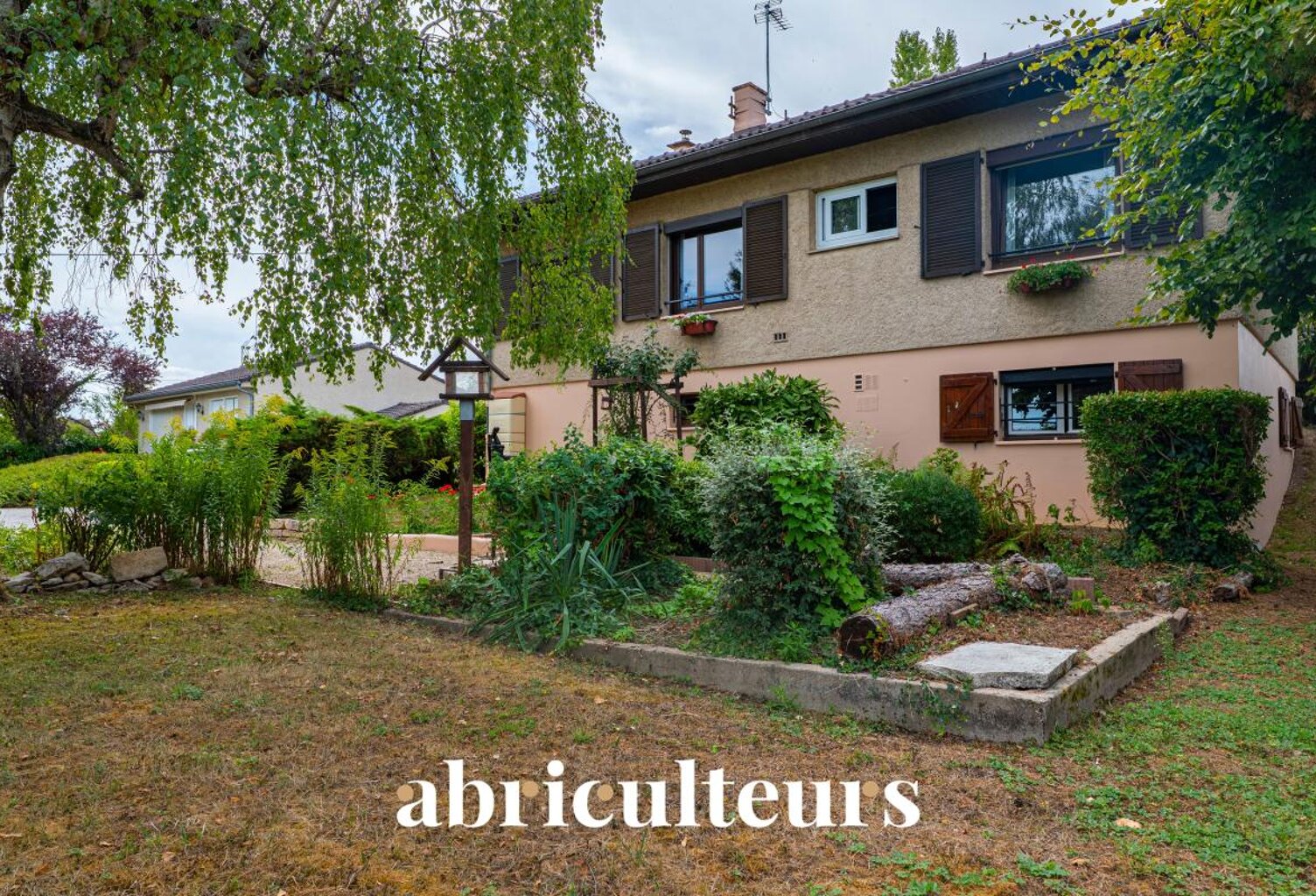 Maison familiale à proximité de la forêt domaniale de Longchamp en vente à Varanges (21110) — photo 1